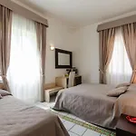 Antica 3* مايوري