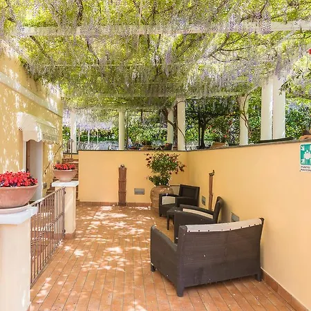 Hotel Antica 3*